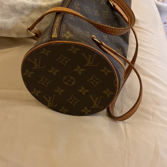 Authentic LOUIS VUITTON
Monogram Papillon - Picture 3 of 11